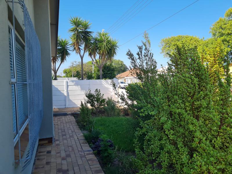 4 Bedroom Property for Sale in Goodwood Central Western Cape